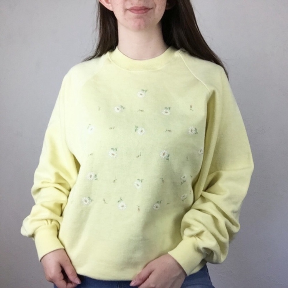 Vintage daisy print graphic crewneck sweat shirt size large dainty coquette